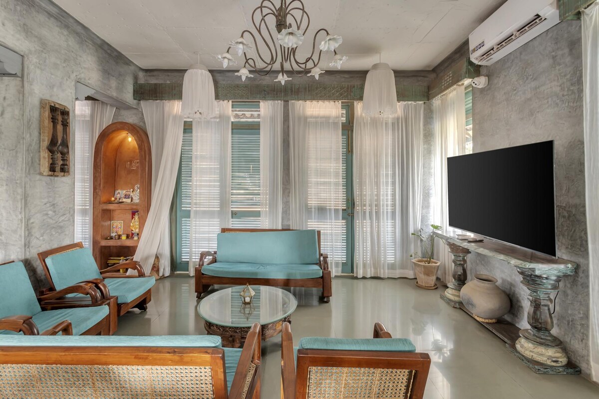 Waterfront 6bhk pvt pool villa in Siolim
