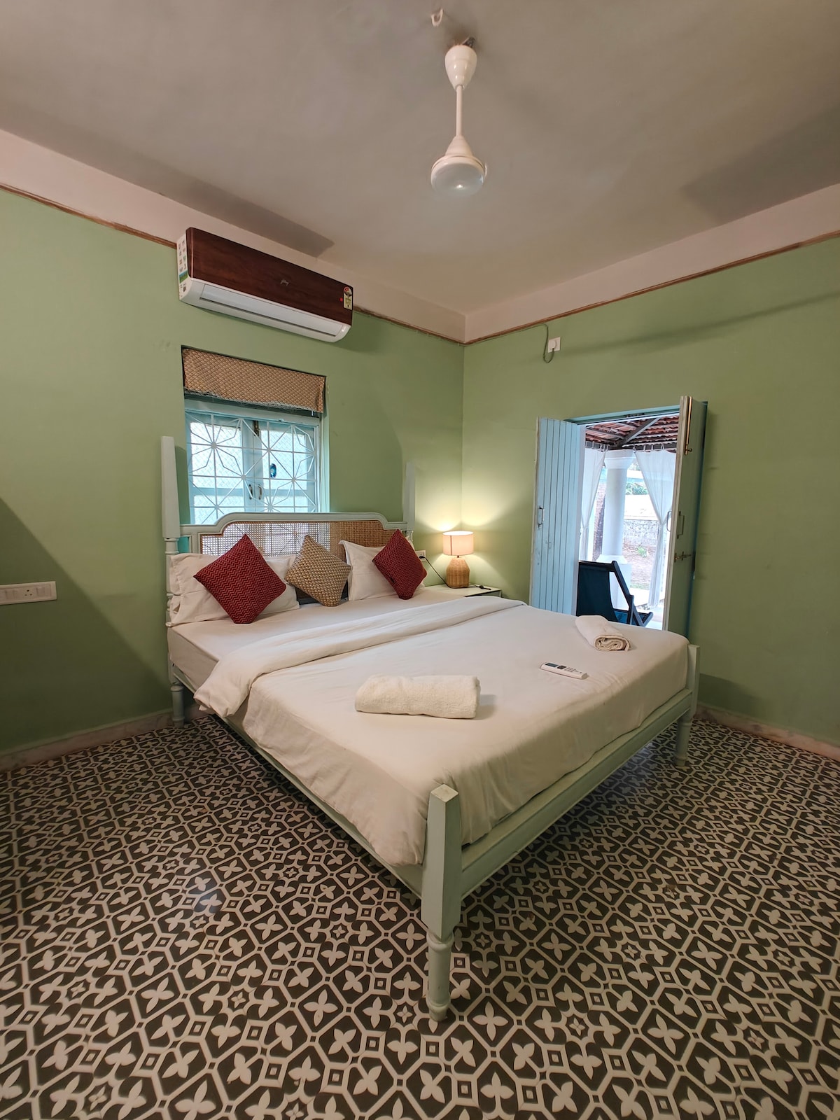3BHK Private Pool Goan Home | Walk to Anjuna Beach