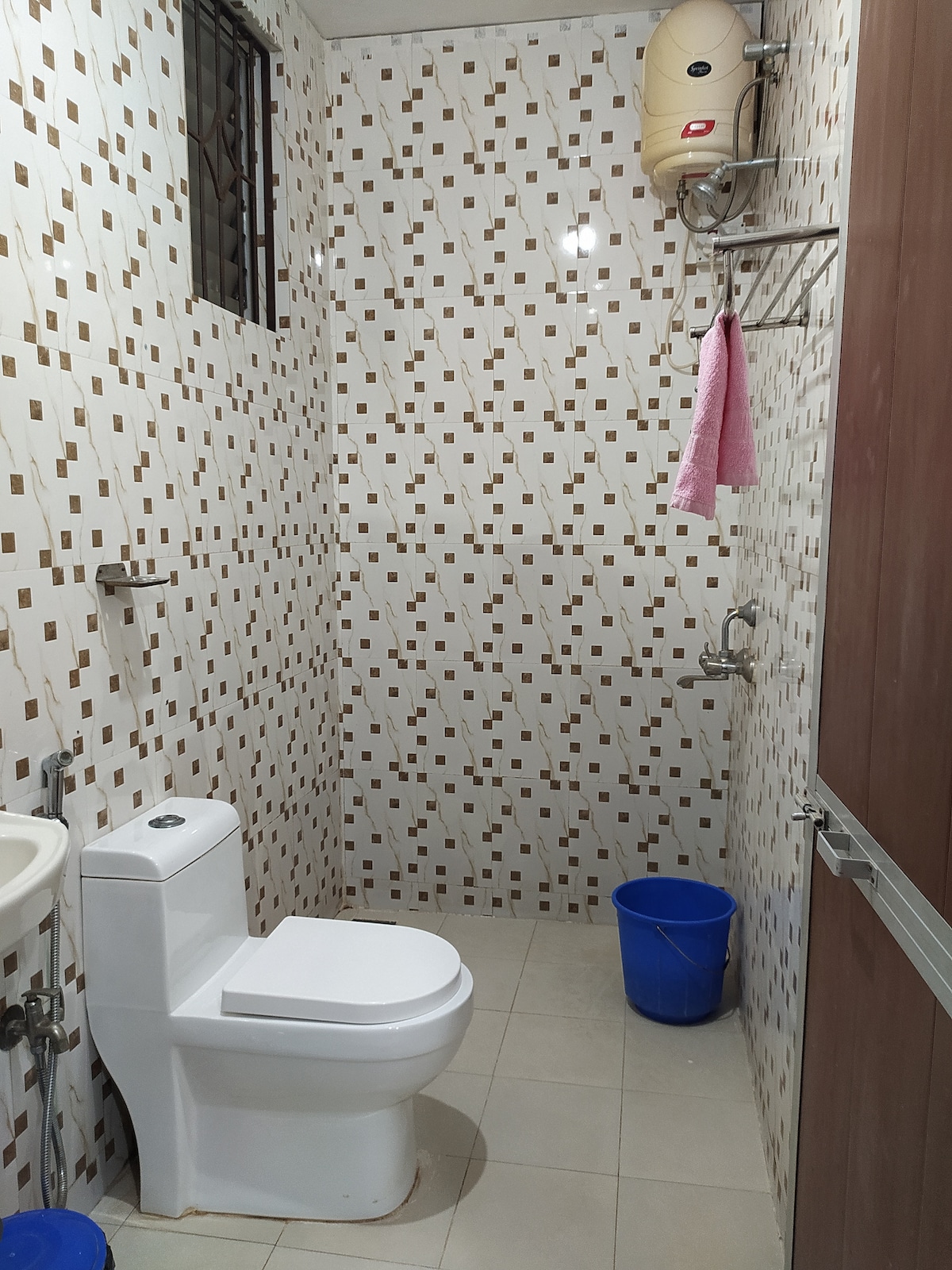Affordable stay for a group at Baga Beach