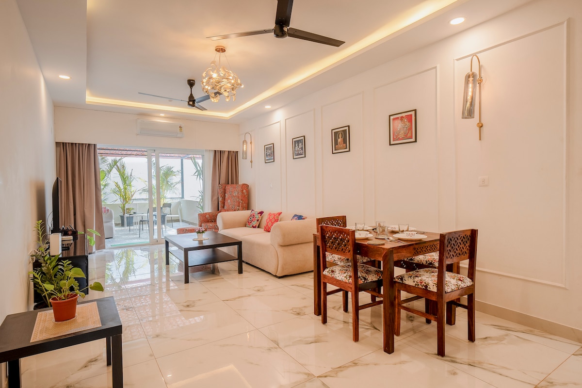Luxo Dream 2Bhk W Pool by whereyoustaying