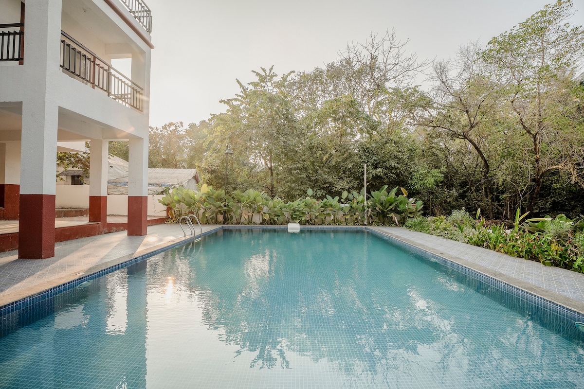 Luxo Dream 2Bhk W Pool by whereyoustaying