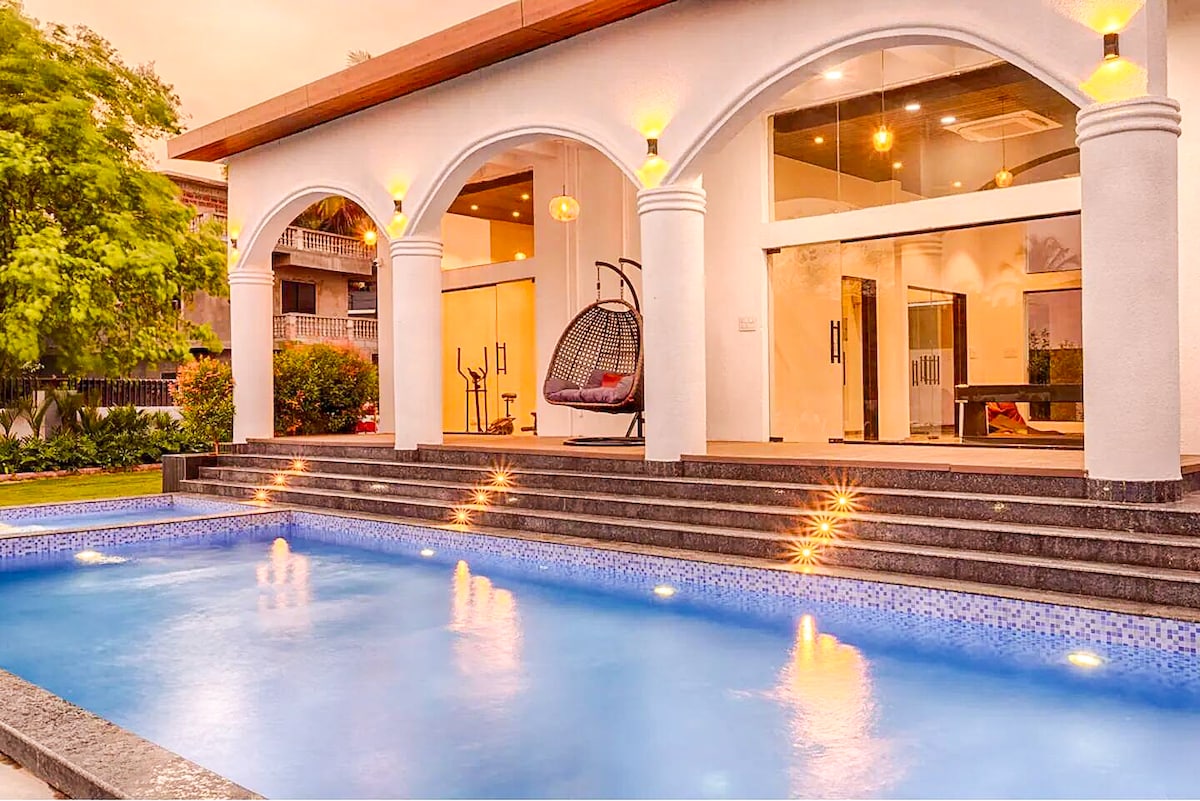 Luxury Garden-View 1BHK | Near Candolim Beach