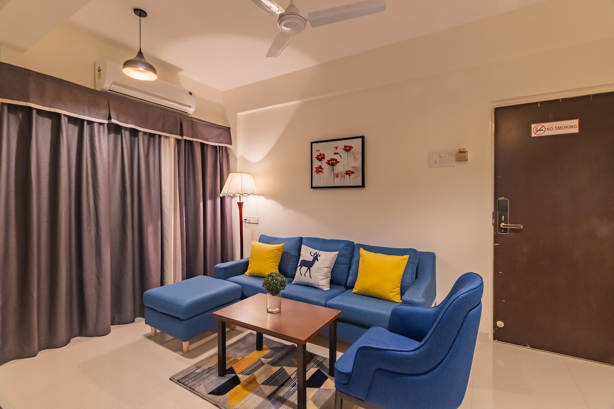 Jacuzzi suite near the beach, Charvi