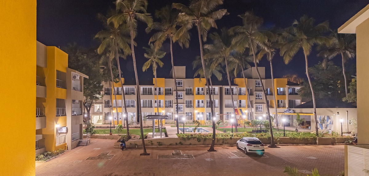 Single room with pool access, Charvi
